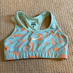 Nike pro sports bra